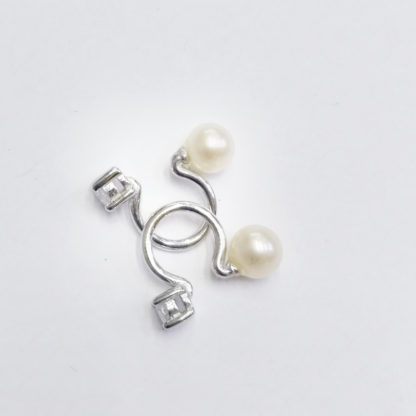 Silver Ear Cuffs with Zircon with round creamy white freshwater pearls - Image 3